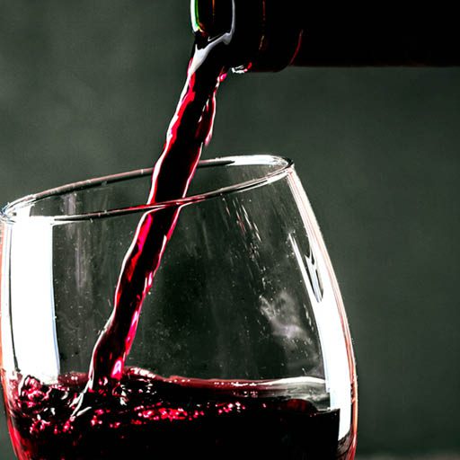 Cooking with wine at Vinoturismo Villa Verdicchio