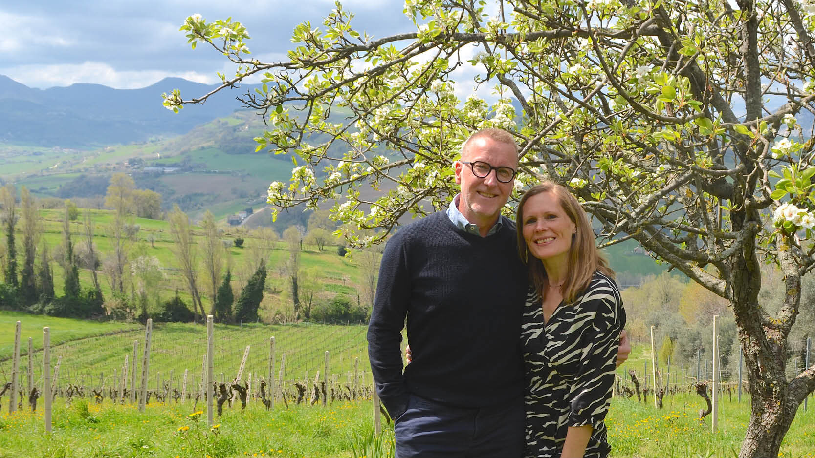 Eigenaren van een B&B in Le Marche: Lena en Roberto van Villa Verdicchio