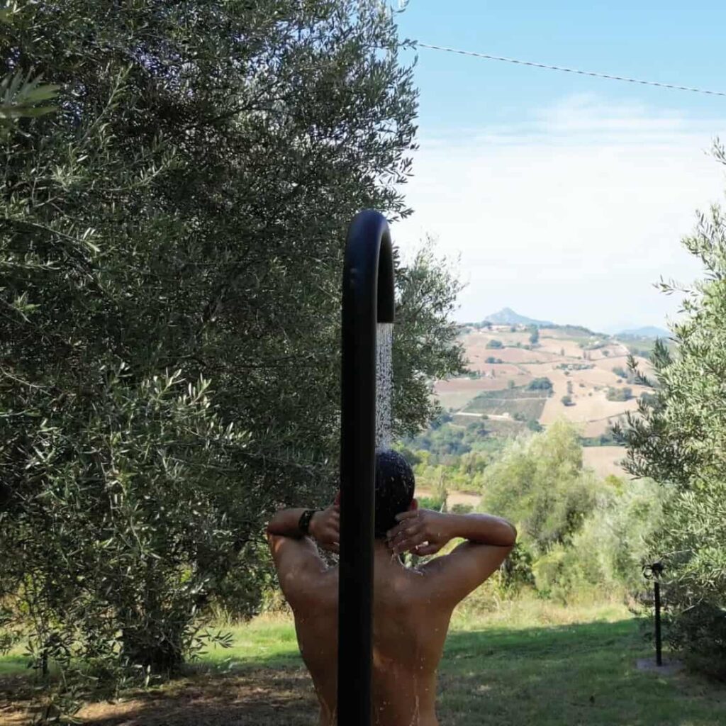 outdoor shower wellness villa verdicchio